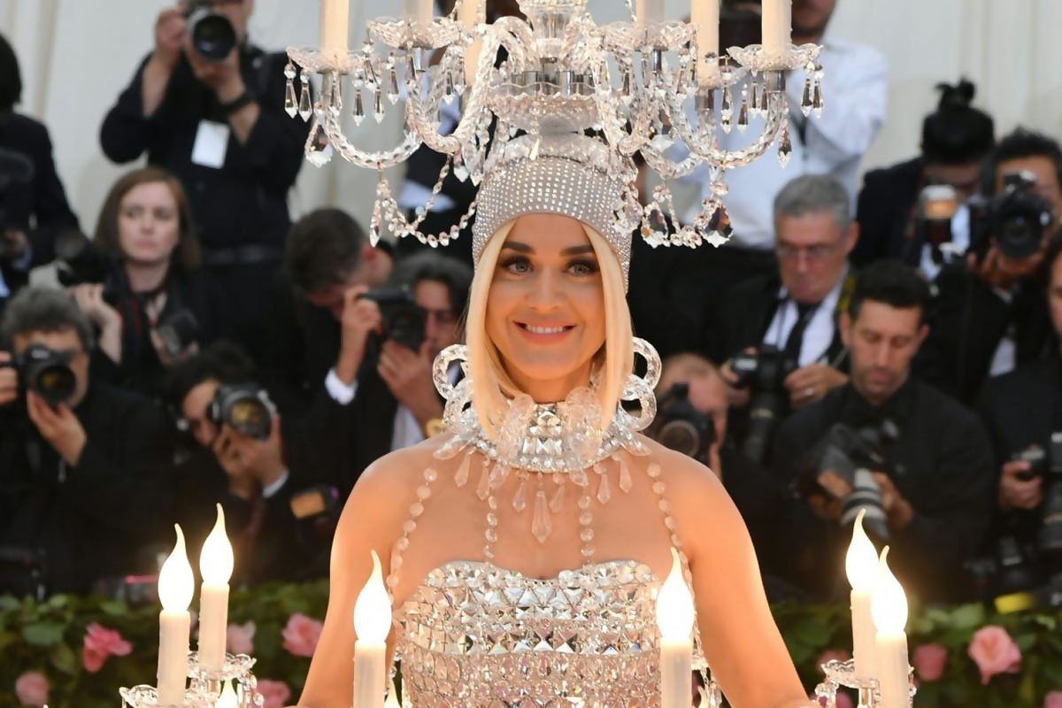 A Compilation Of 12 Awkward Met Gala 2019 Moments That Are Downright Hilarious