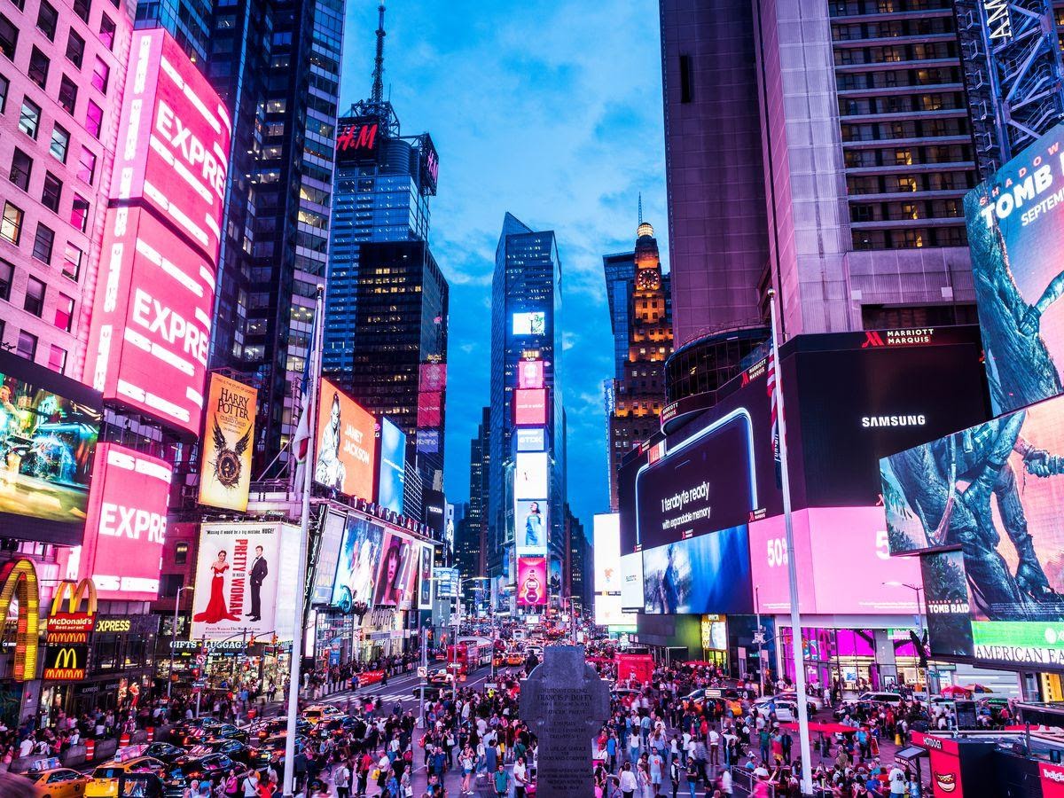 Beware Of These 30 Tourist Traps And Save Yourself From Getting Ripped!