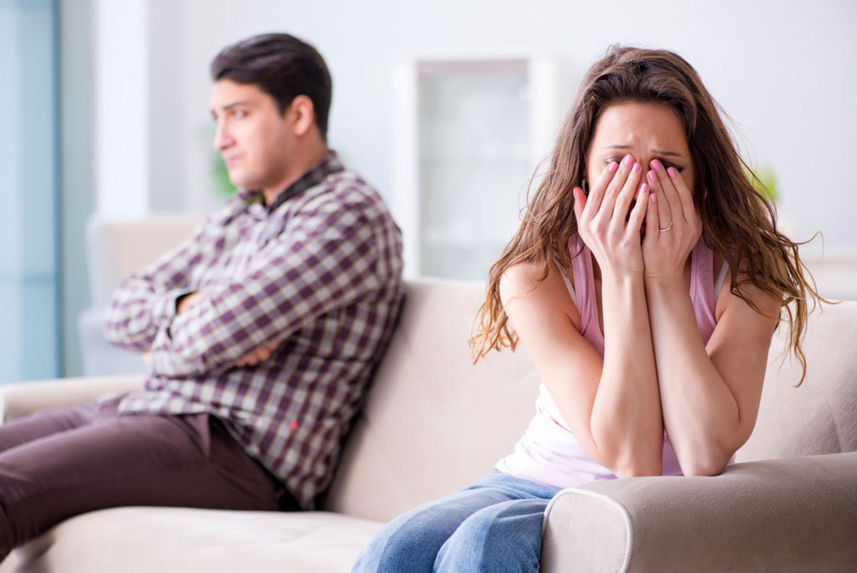 24 Alarming Signs Your Man Is Cheating