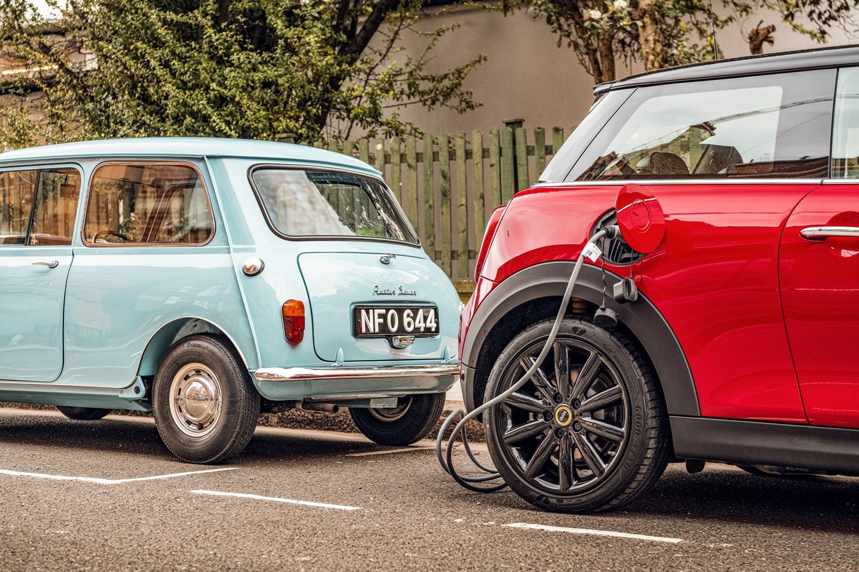 Top 2021 des plus célèbres voitures essence et diesel converties en électrique