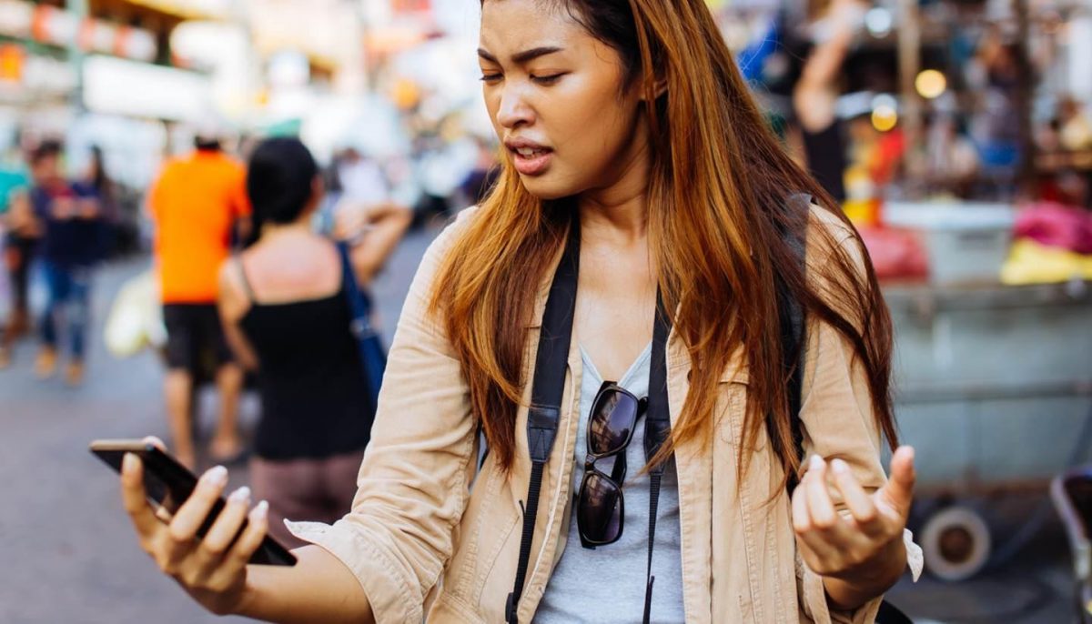 13 Small Things That Could Be Making You An Irritating Traveler
