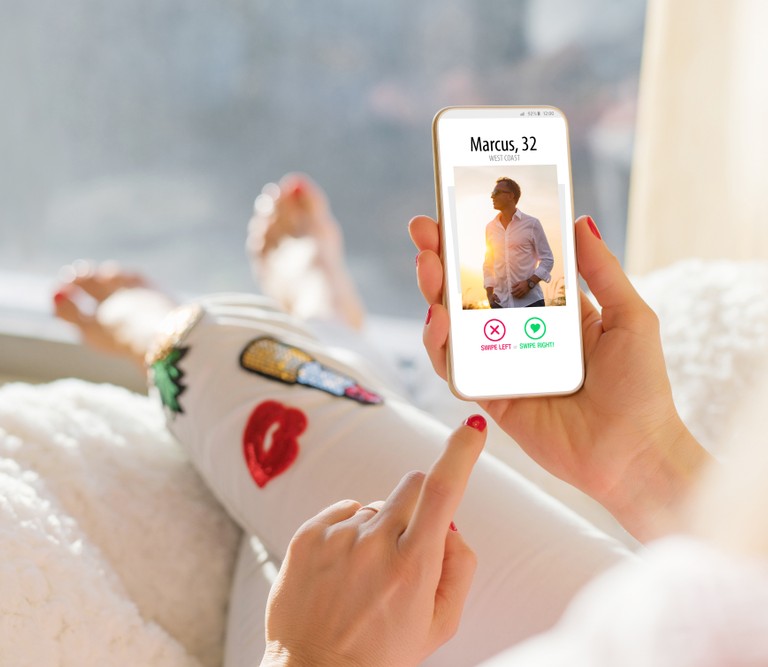 10 Conversation-Starter Prompts To Ask Your Next Tinder Match