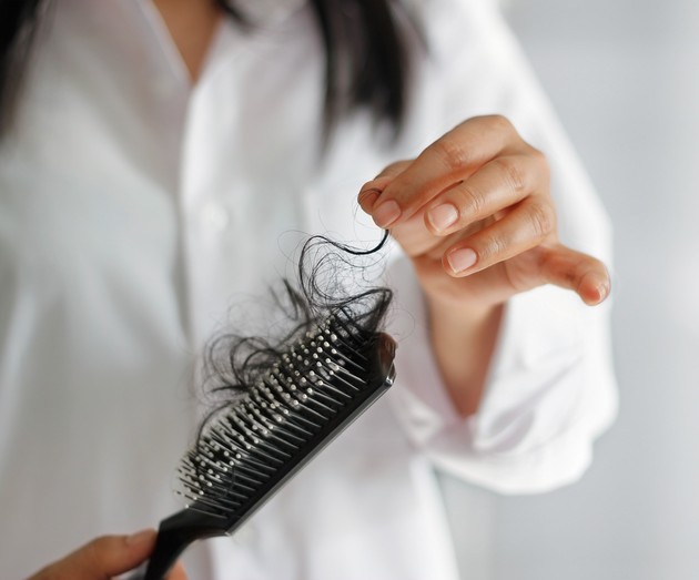 Caída del cabello: efecto poscovid-19 y cómo tratarlo