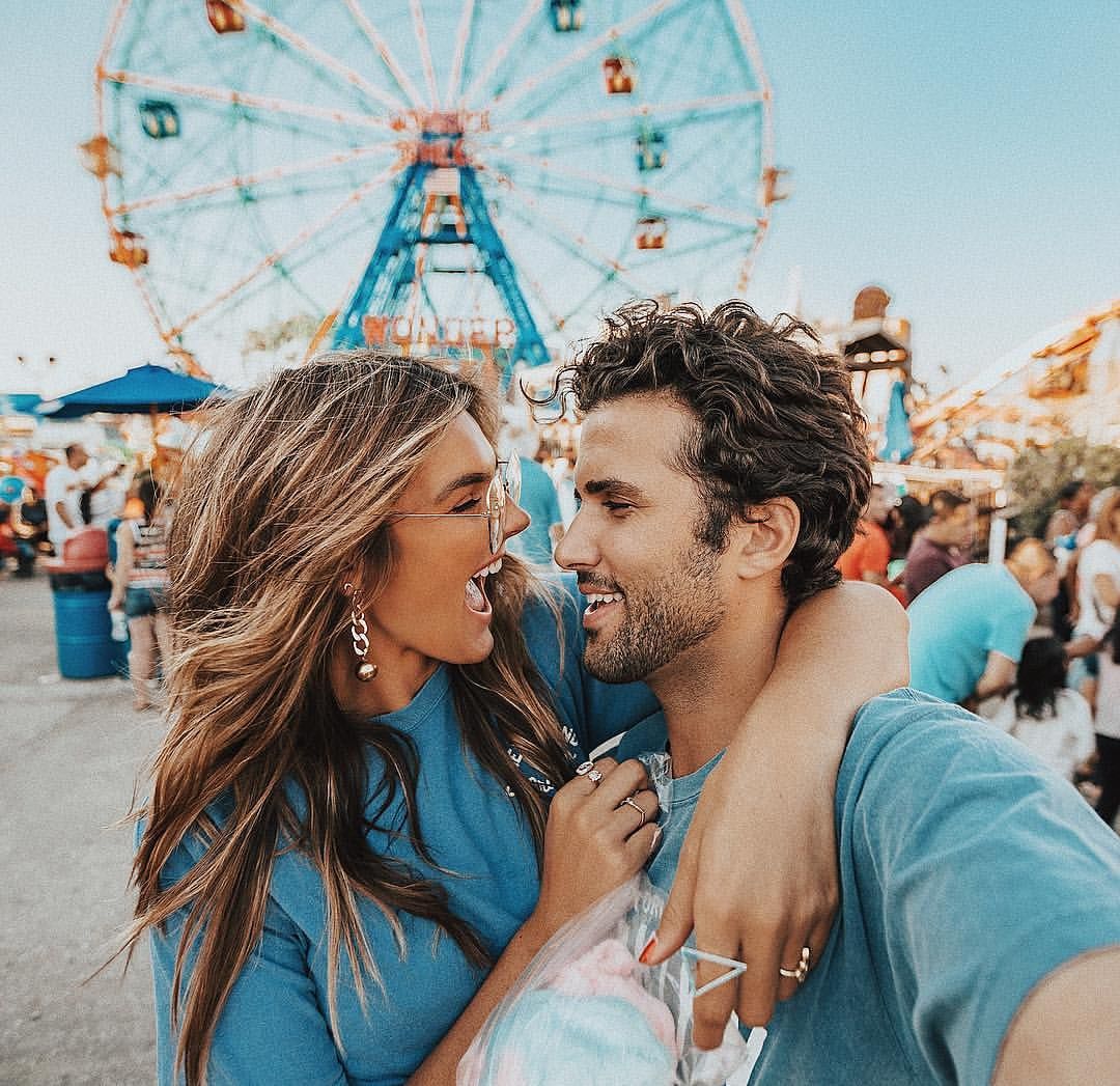 8 Signs Your Date Went Well