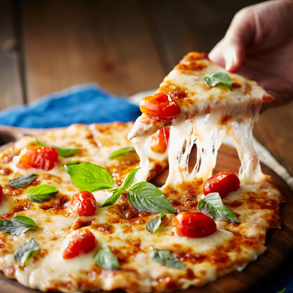 8 Foods To Stay Away From On A First Date