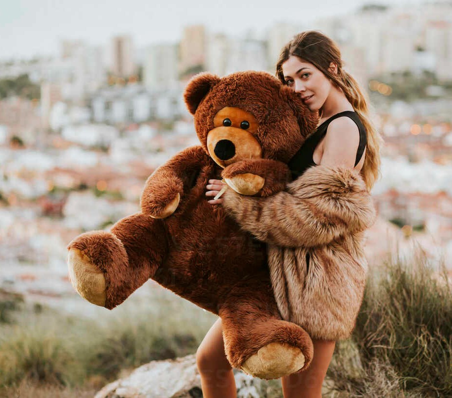 6 Unique and Adorable Gift Ideas That Your Girlfriend Will Love