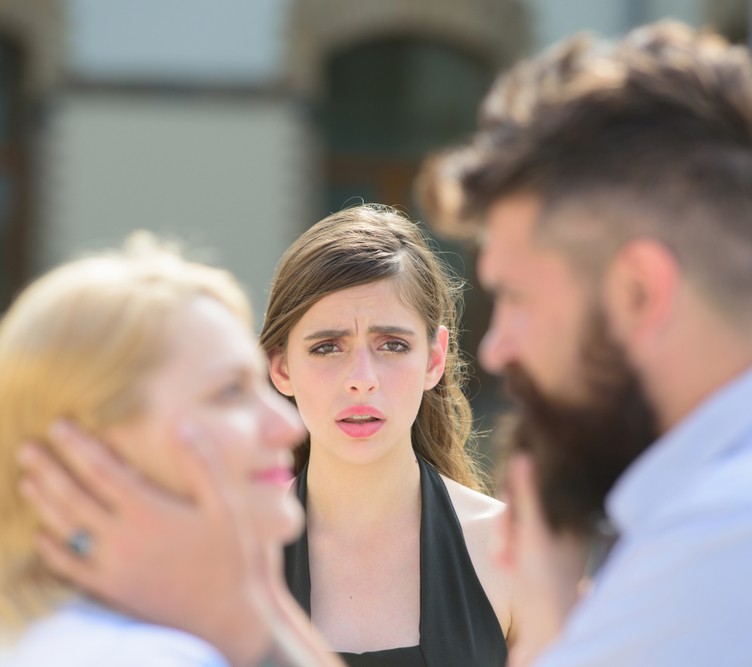 8 Red Flags Early In Your Relationship 