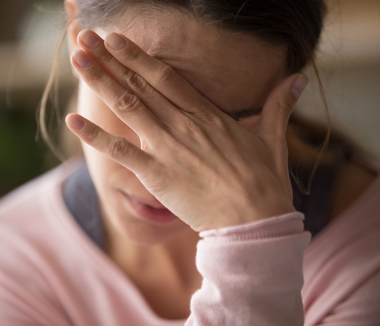 3 Warning Signs You Might Be Gaslighting Yourself