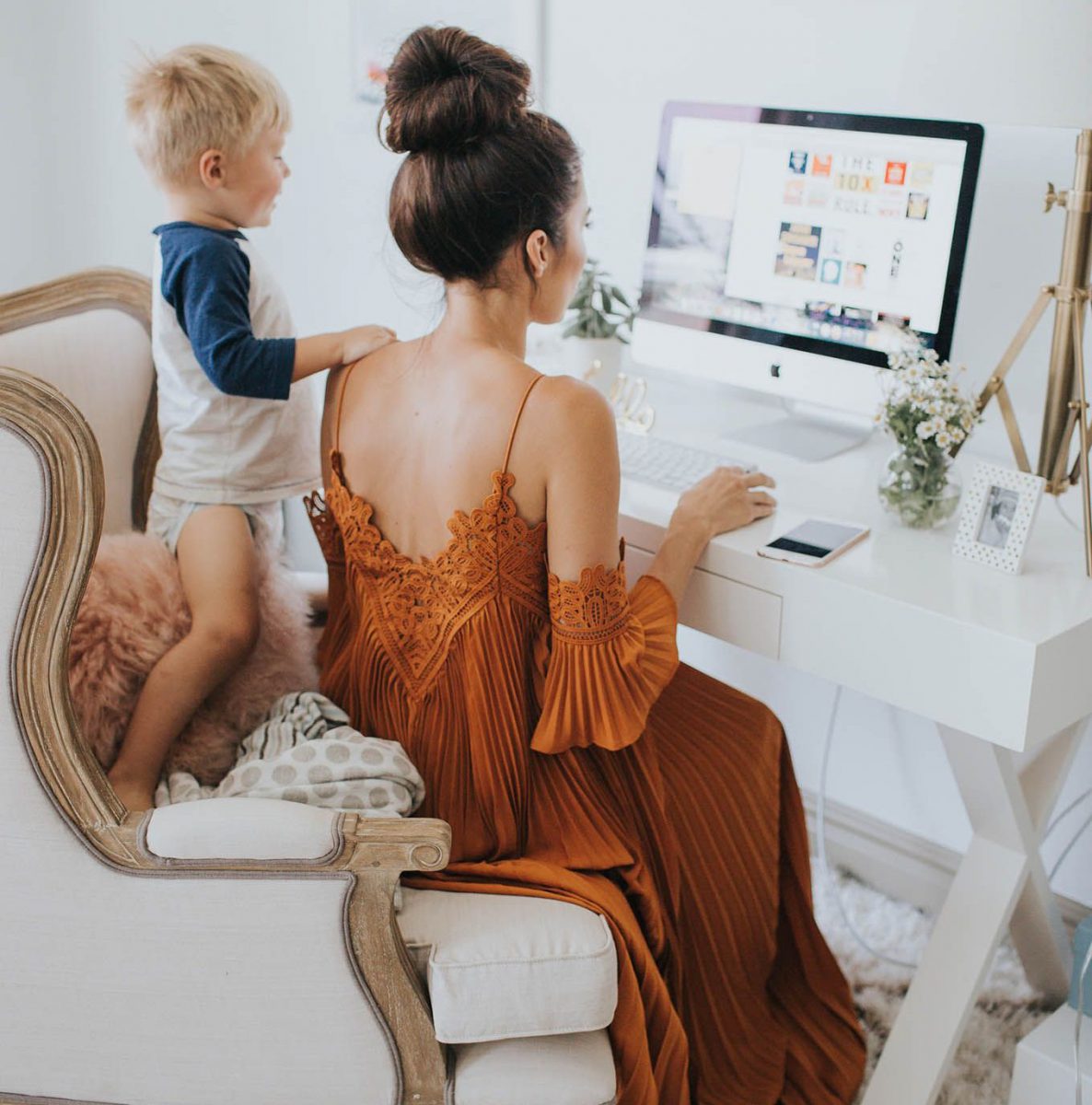 6 Biggest Perks of Being a Work-At-Home Parent You Were Unaware Of