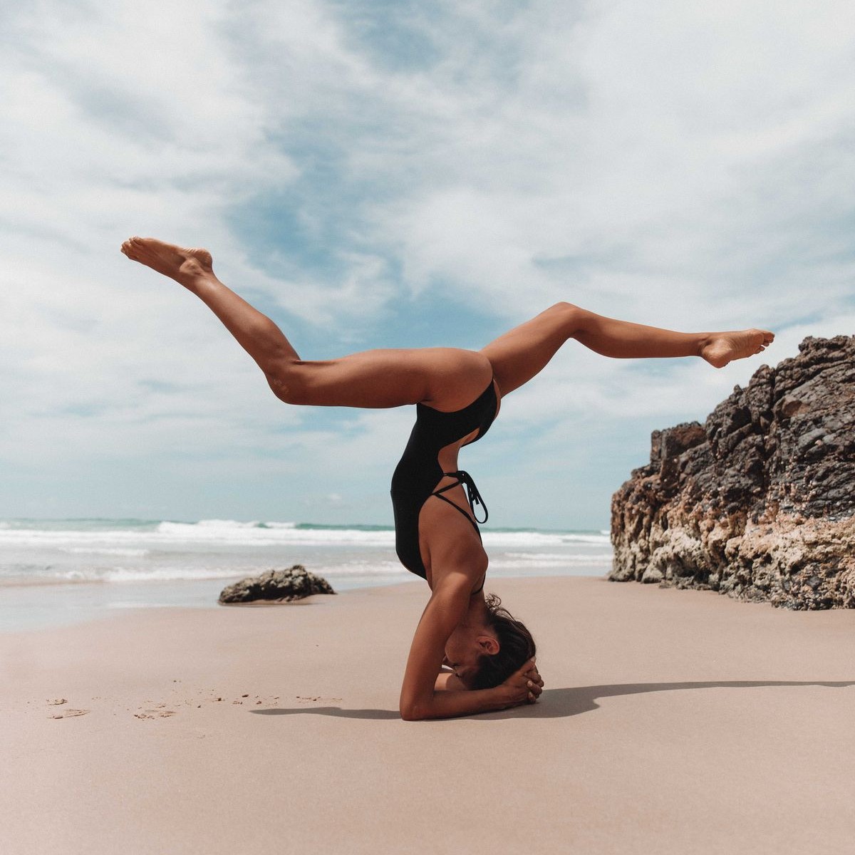 The Art of Perfection: 10 Eye-Catching Yoga Poses That Will Inspire You