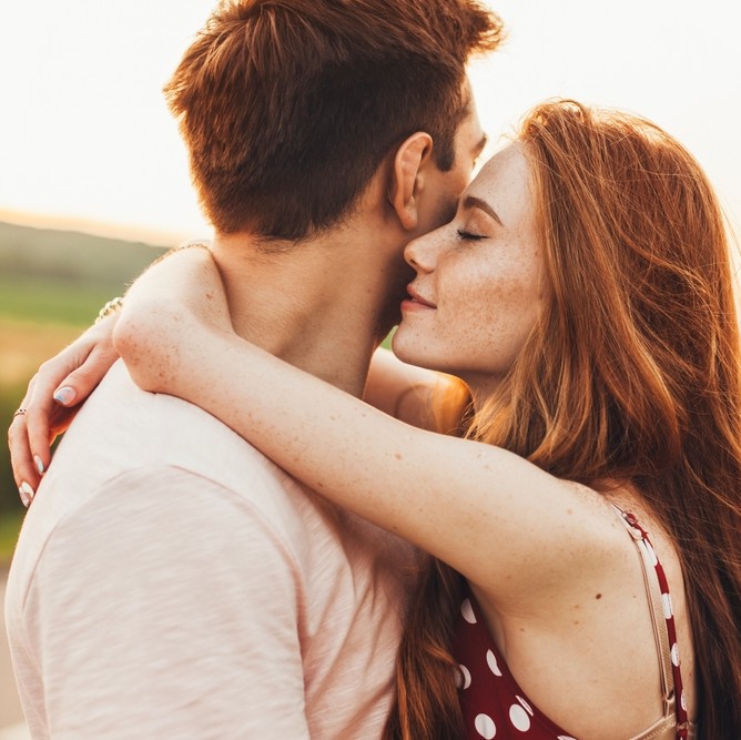Why We Fall in Love: A Scientific Look at This Phenomena