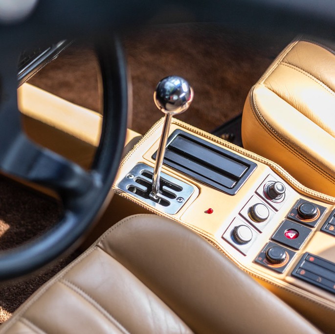 8 Obsolete Car Features We Feel Nostalgic About