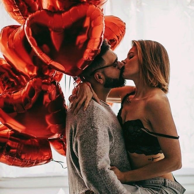 These 12 Simple Yet Thoughtful Gifts Will Make Her Feel Special