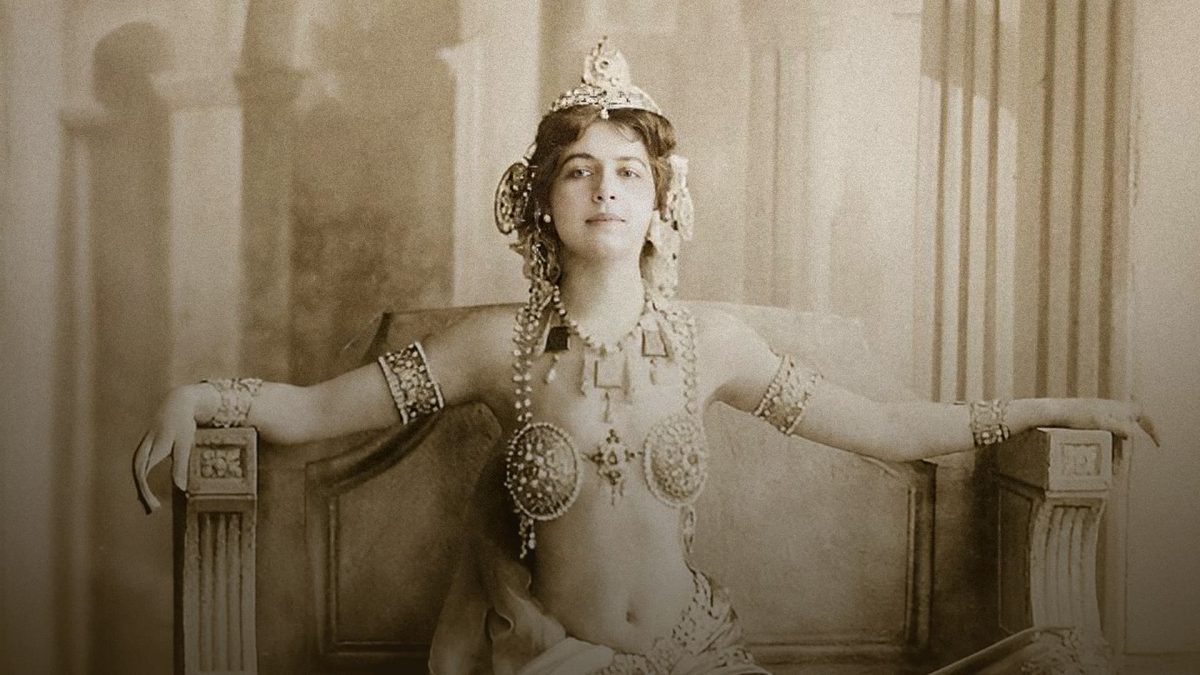 A Top-5 List of Female Spies With Wild Stories