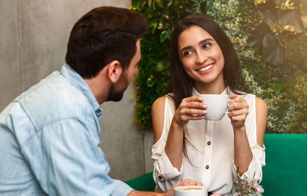Are You a Great Flirt? Here’s What Science Thinks
