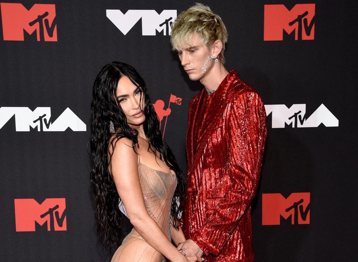 6 Celebrity Couples Who Accidentally Revealed Their Secrets with Their Body Language