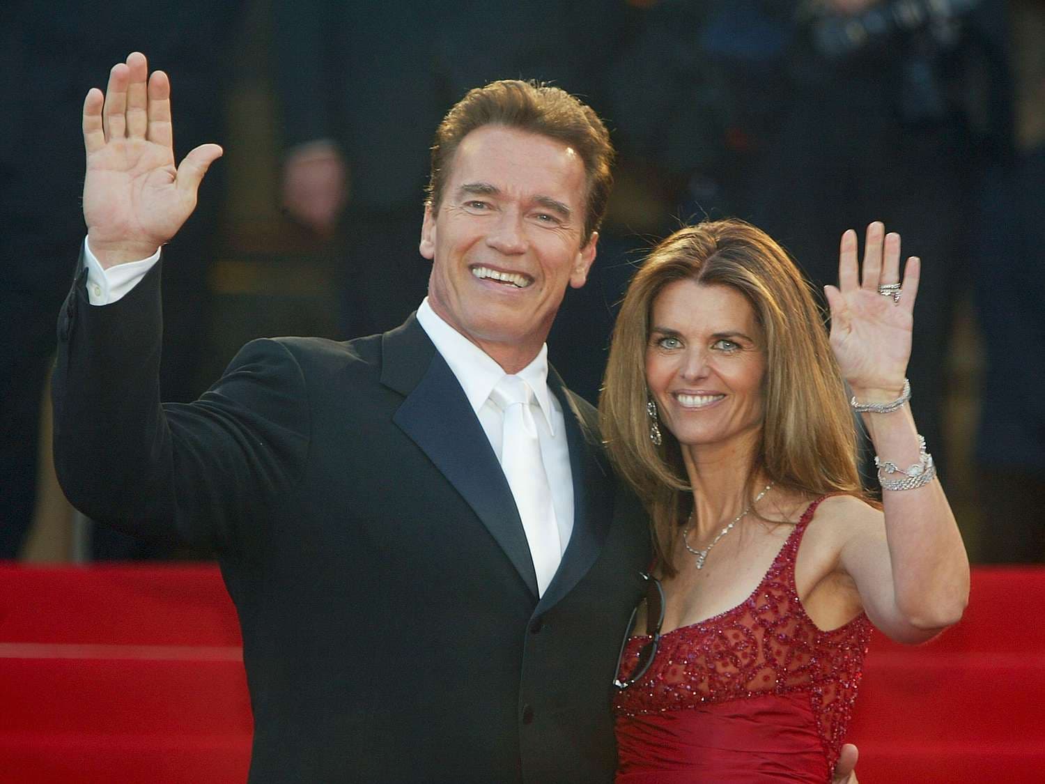 8 Famous Love Stories Between Celebrities and Politicians